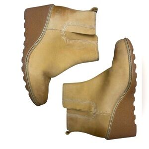 Timberland “Amston” pull on wedge Chelsea boot 7.5 in good condition
